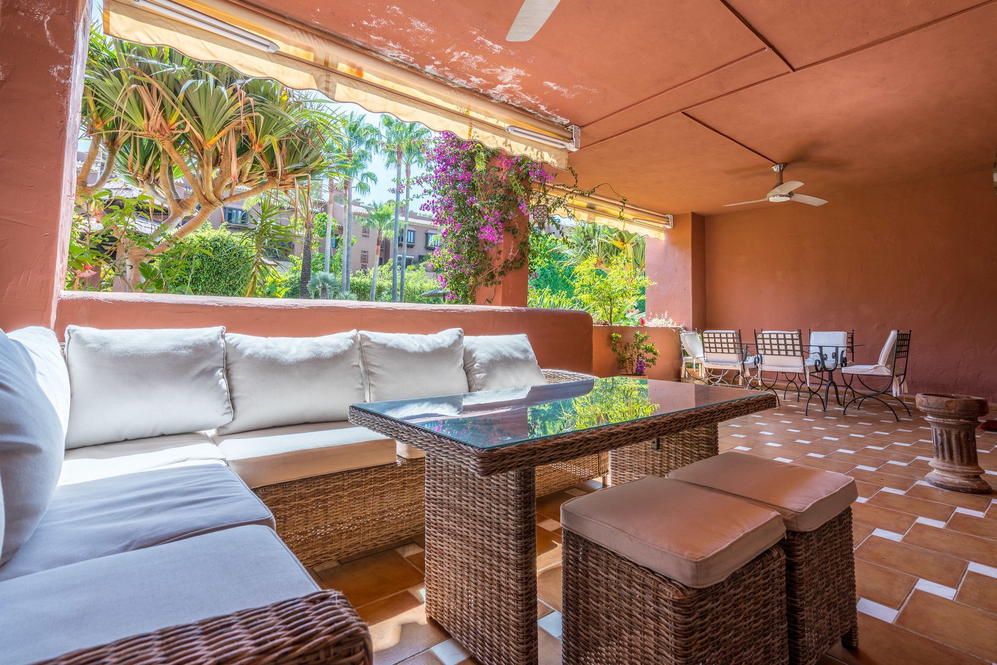 The Grand Oasis Estepona 马尔韦利亚 外观 照片